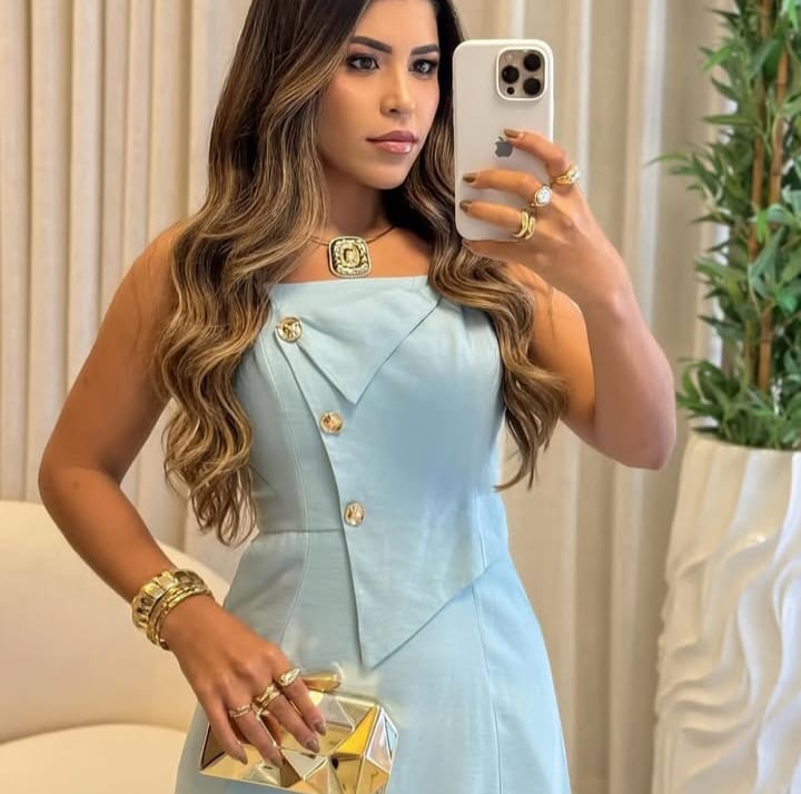 Vestido de Linho com Botão
